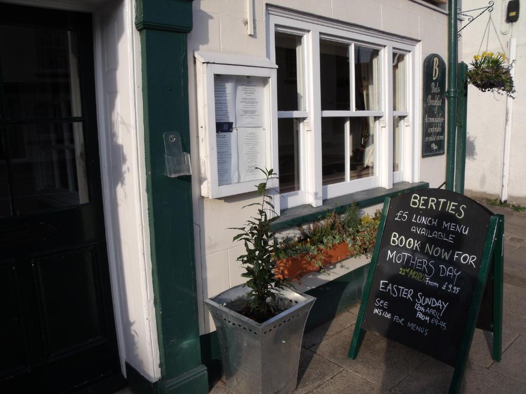 拉姆西 Berties酒店 外观 照片